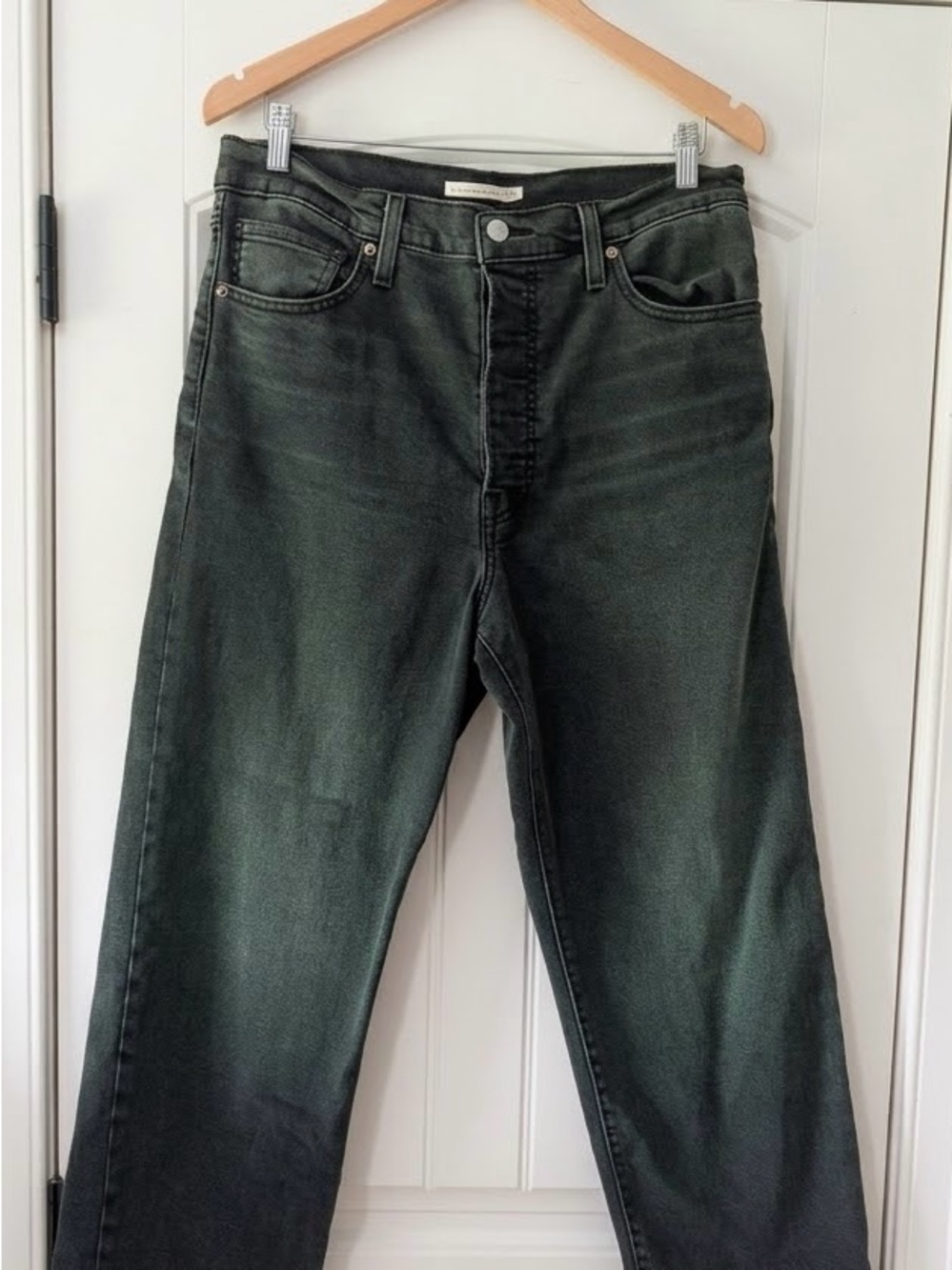 Levi's High-Rise Jeans in Dark Green Wash